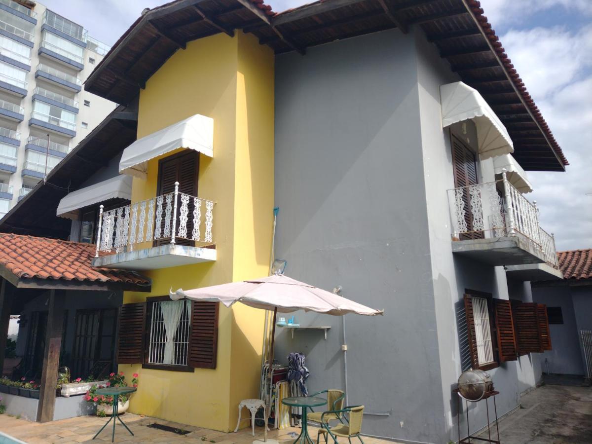 Hostel Le Castelle Caraguatatuba Exterior photo